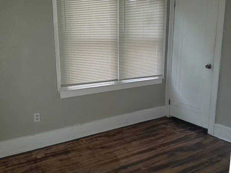 5077 Berkshire St — Photo 8