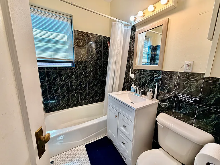 21 Park Vale Ave #11 — Photo 10