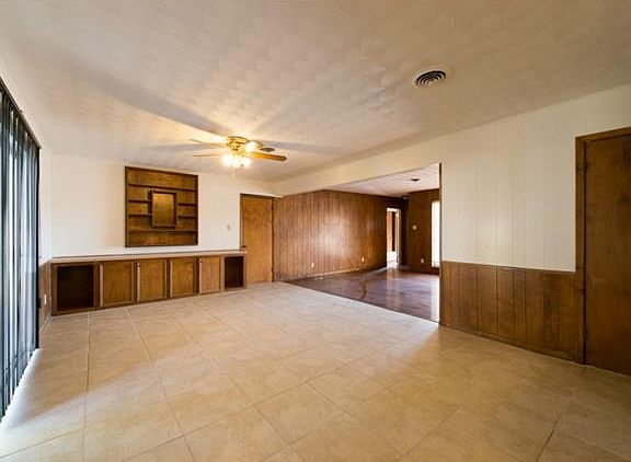 5th image of 520 Lakeside Dr