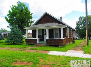 106 Taylor St, Ironwood, MI 49938