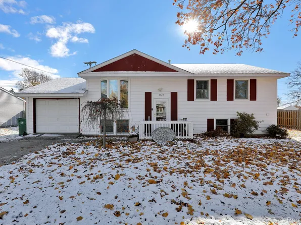 3322 Birchbrook Dr, Bay City, MI 48706