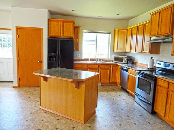 5th image of 8648 S Thompson Ave