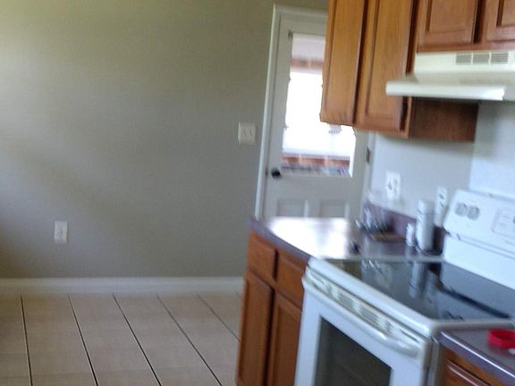 3rd image of 927 Spruce St