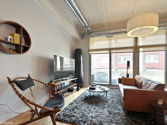 2nd image of 565 W Quincy St Unit 617