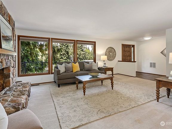2nd image of 80 Mt Pilchuck Avenue NW