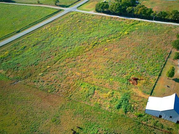 2nd image of 1011 12000th Rd