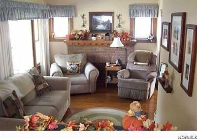 3rd image of 149 Denison Ave