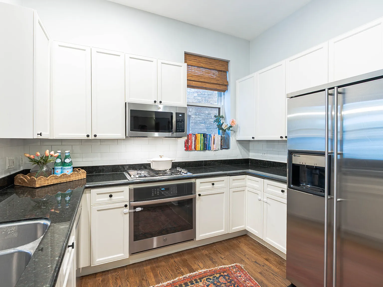 2 bed, 1600 sqft, $3,995 — Photo 3