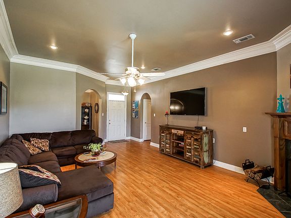 5th image of 37543 Southwood Village Ave