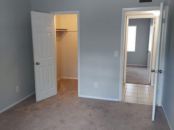 2nd image of 2125 Hyde Park Rd APT 11
