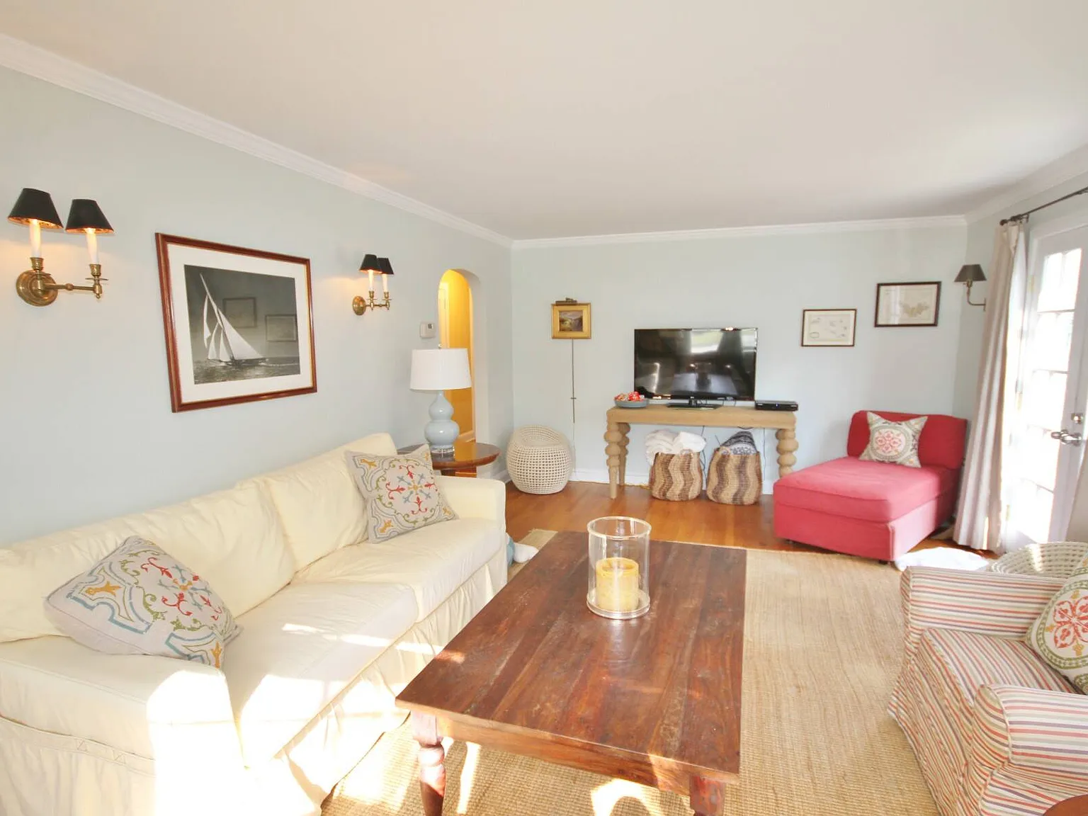 Southampton Village Beach House with Pool & Pool House — Photo 4