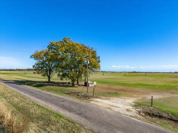 541 Walden Rd, Whitesboro, TX 76273