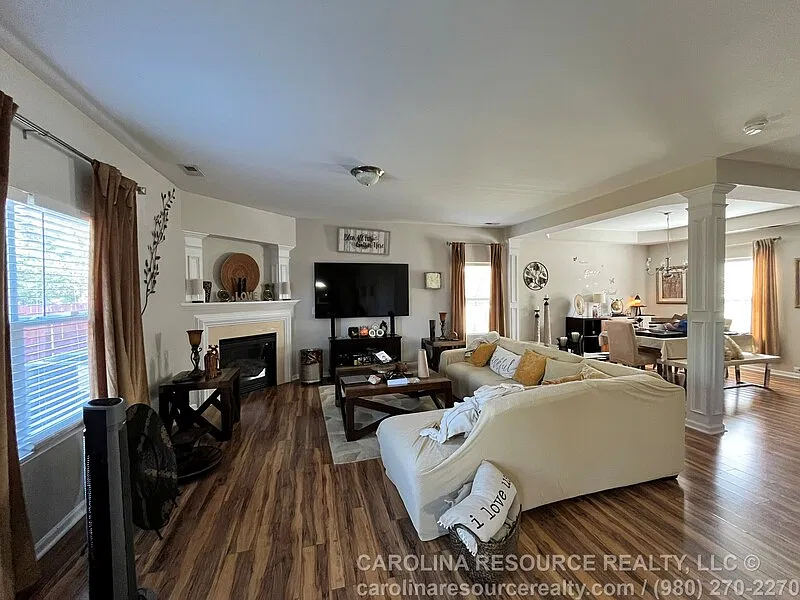 3 bed, 2.0 bath, $2,095 — Photo 3