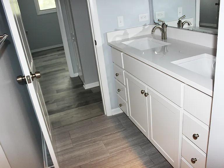 826 River Dr — Photo 11