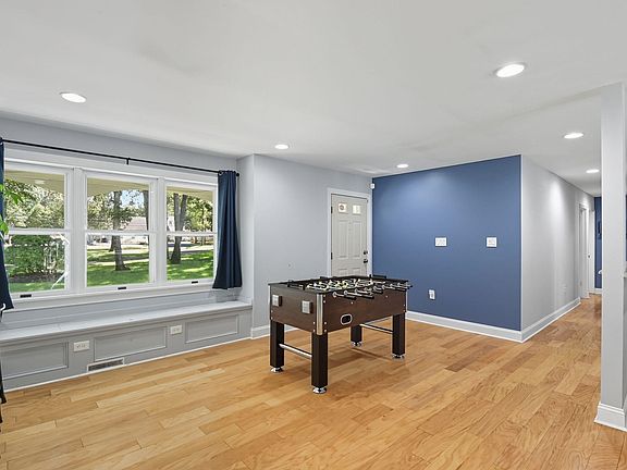 5th image of 734 Stagecoach Rd