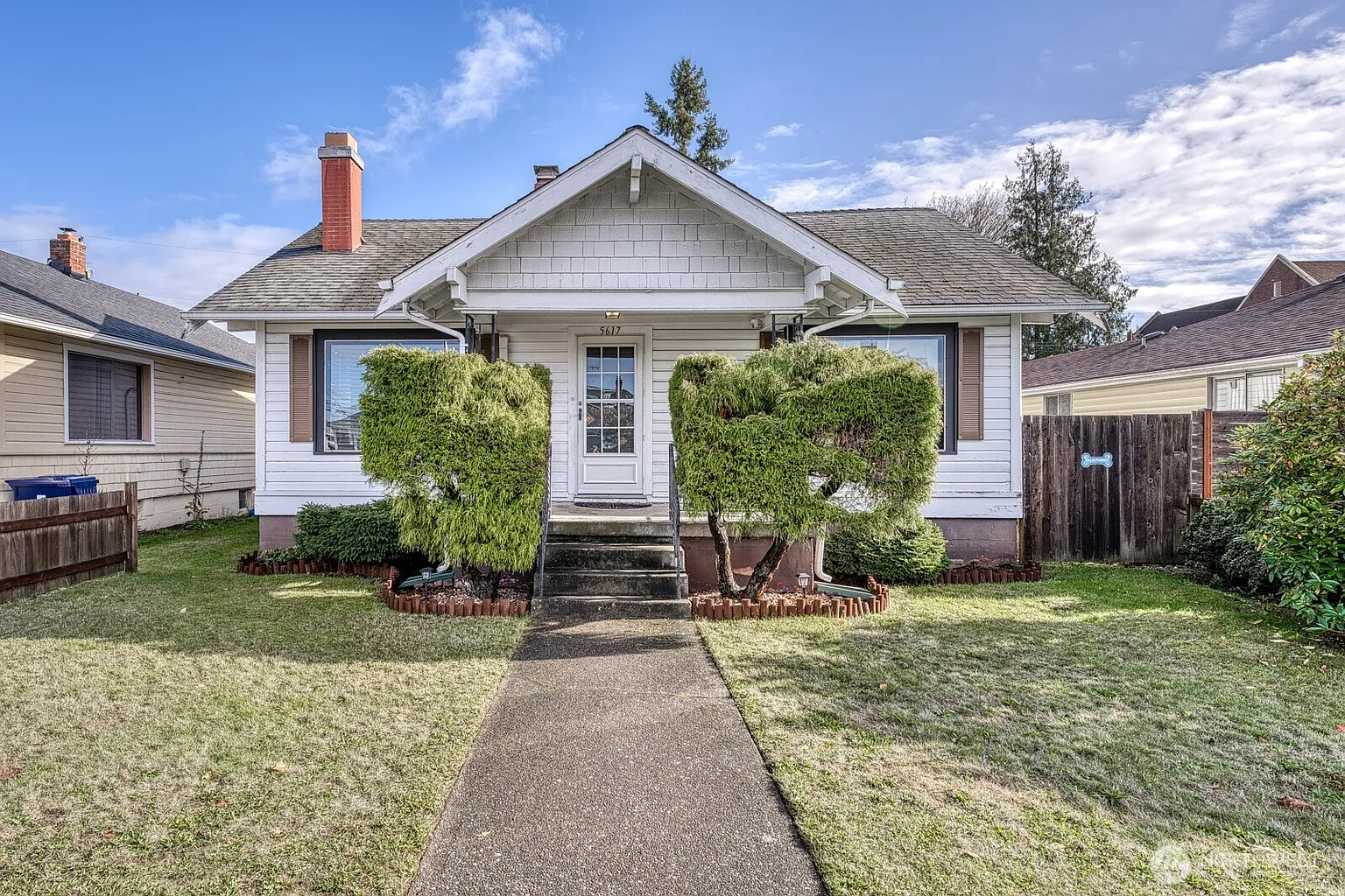 5617 Yakima Avenue photo 1