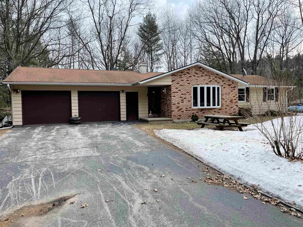 4122 Saint Francis Park Cir, Green Bay, WI 54313