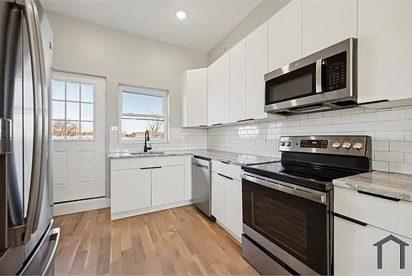 2 bed, 1038 sqft, $1,475 — Photo 3