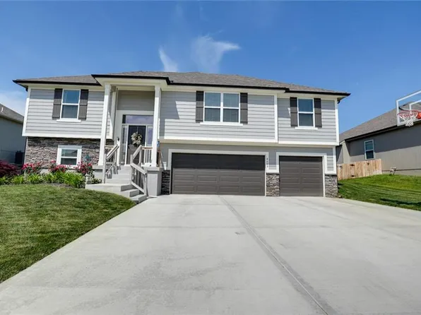 4609 2nd Dr, Blue Springs, MO 64014