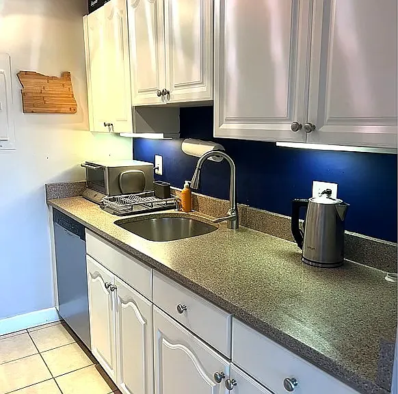 533-535 Columbus Ave #10 — Photo 14