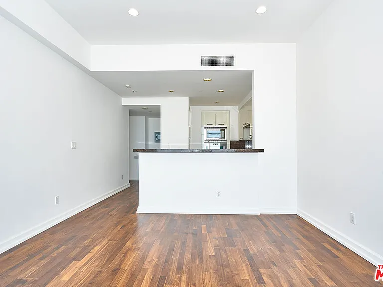 900 W Olympic Blvd #31E — Photo 14