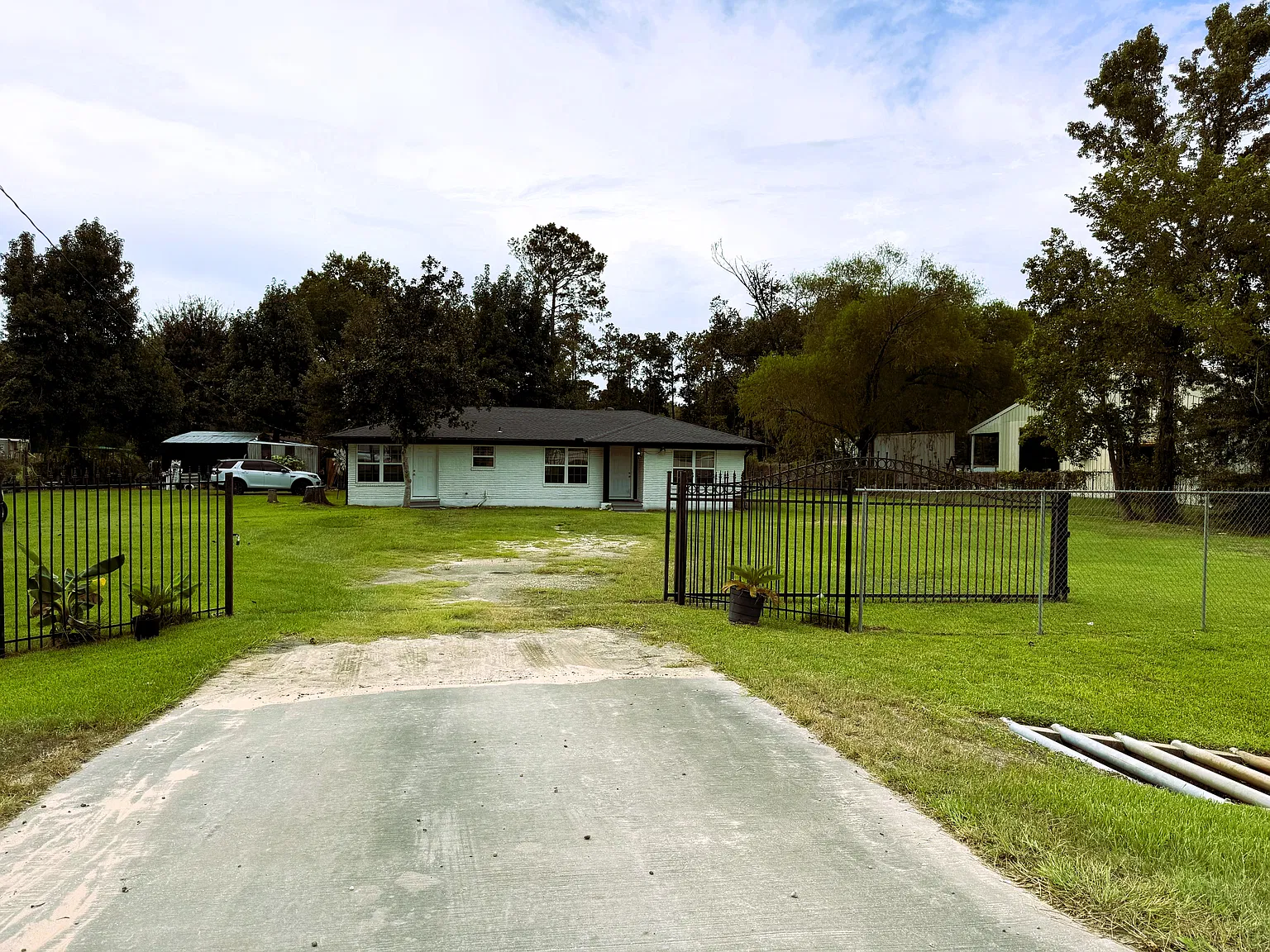4 bed, 2112 sqft, $3,000 — Photo 1