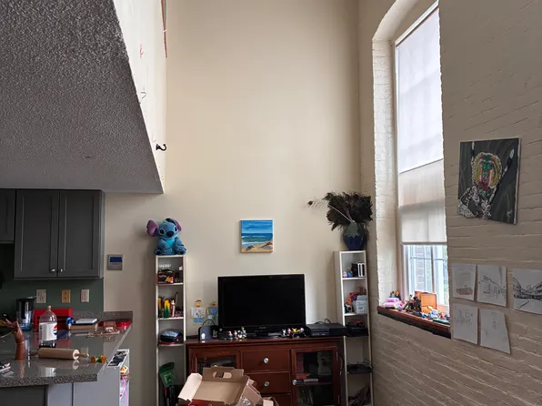 31 Willow St #4, Fitchburg, MA 01420