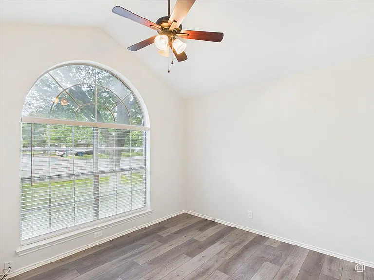7400 Crepe Myrtle Dr — Photo 21