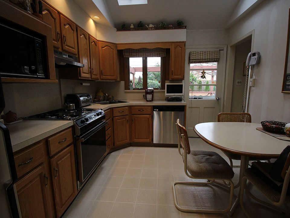 2nd image of 397 Woodbridge Ln