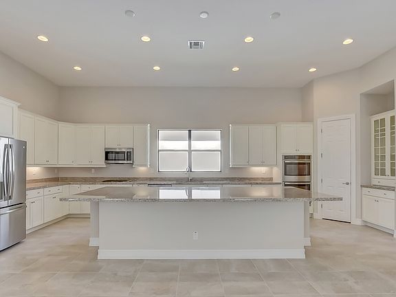 Impressive open kitchen
