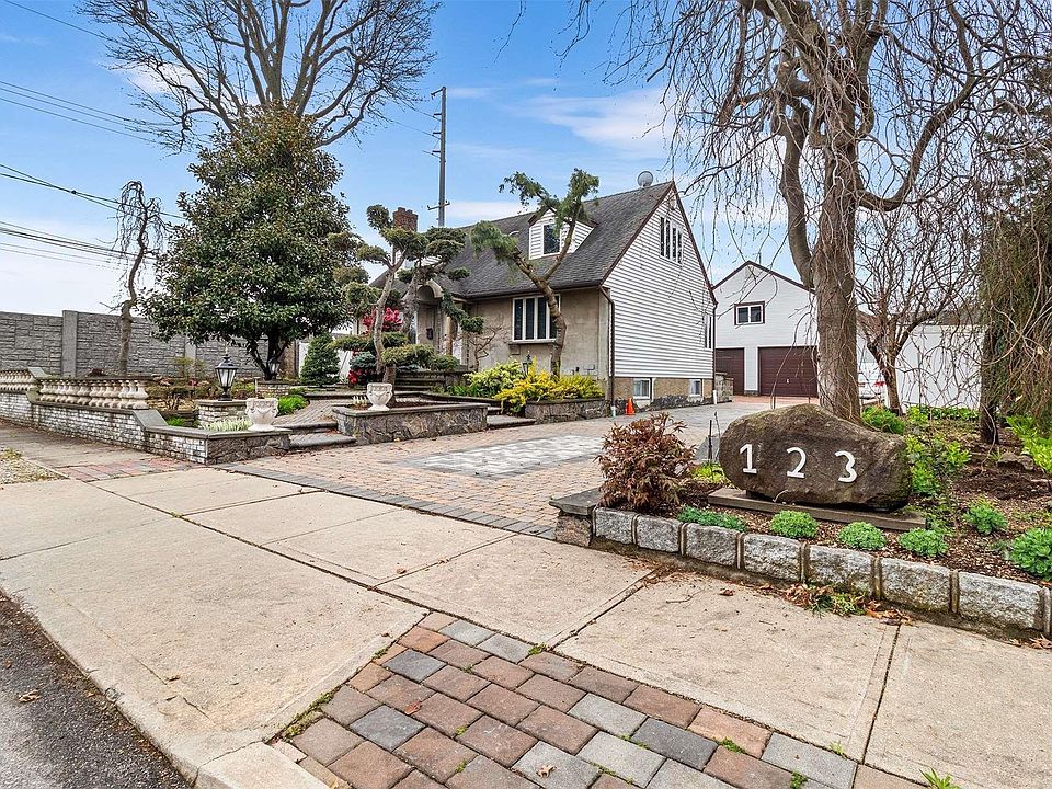 1st image of 123 Manor Avenue