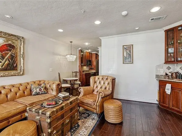 420 Common St #1A, New Orleans, LA 70130