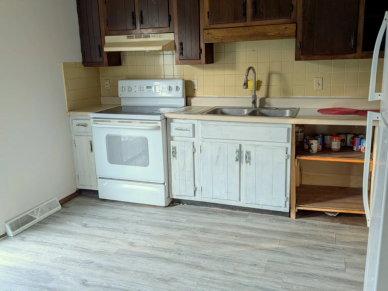 4 bed, 1.5 bath, 1200 sqft, $1,300 — Photo 3