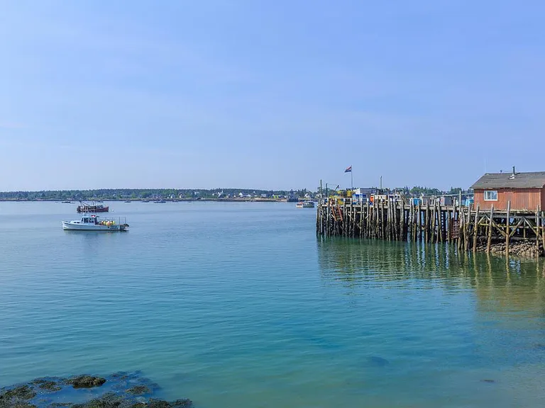 Gaelic Square Housing — Photo 6