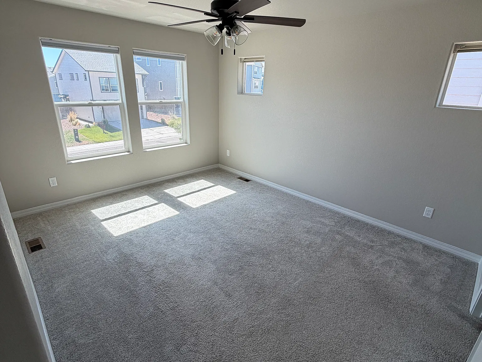 3 bed, 2.5 bath, 1500 sqft, $750 — Photo 4