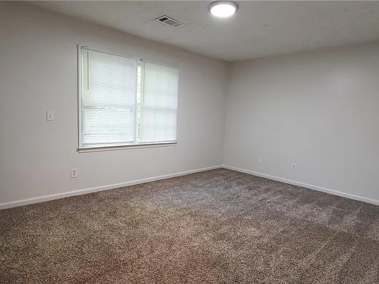 5504 Estates Ct — Photo 12