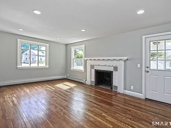4th image of 50 Moore Avenue