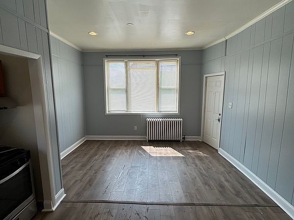 Living Room / Kitchen