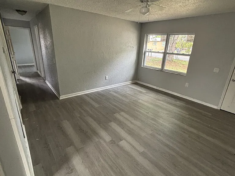 2436 Lilly St — Photo 10