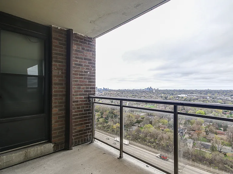 44 Valley Woods Rd — Photo 17