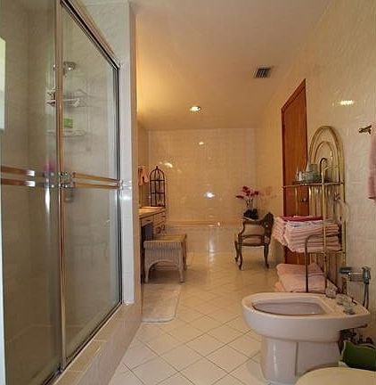 4th image of 242 Pinecrest Dr
