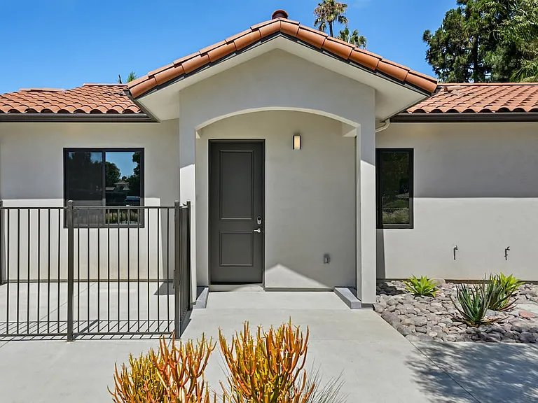 Freestanding Homes with direct entry
