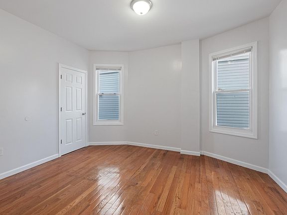 5th image of 346 Sanford Ave Floor 1