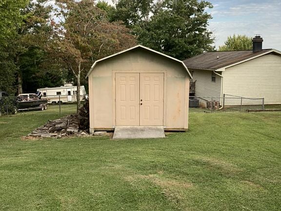 4th image of 8416 Grane Lefe St