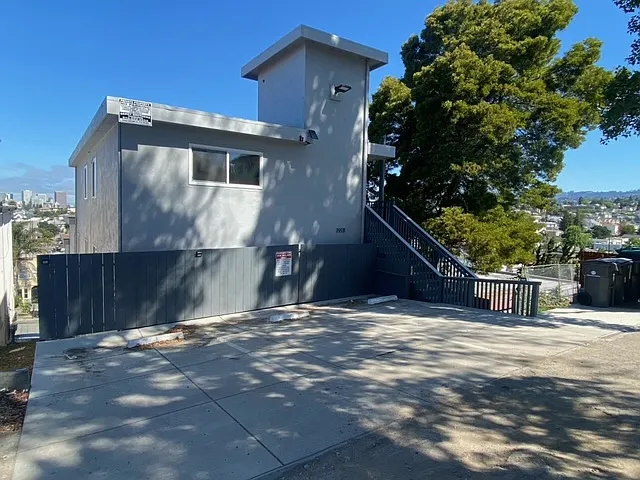 1918 16th Ave #1 — Photo 3