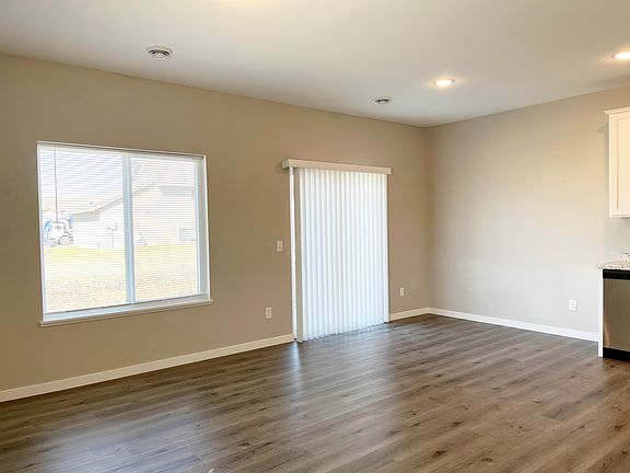 3rd image of 225 Timberwolf Dr #225
