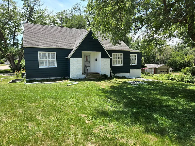 1804 Southlawn Dr #B — Photo 6
