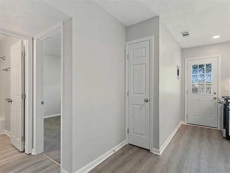 1543 Hardin Ave #1 — Photo 9