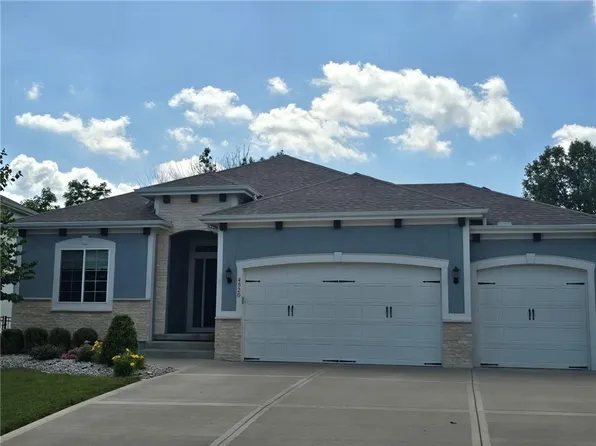 4520 SW Nautilus Pl, Lees Summit, MO 64082