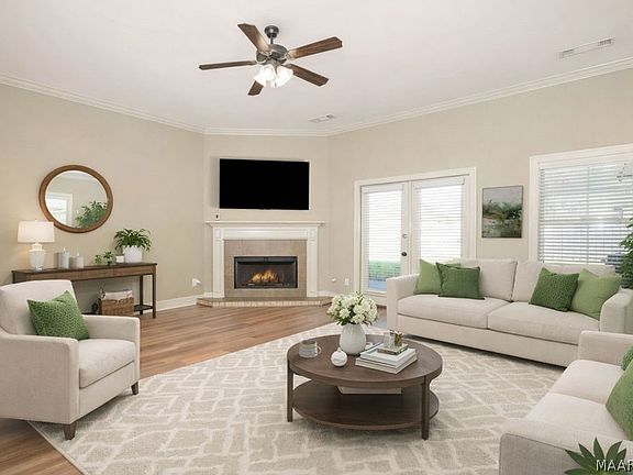 2nd image of 3701 Weston Pl